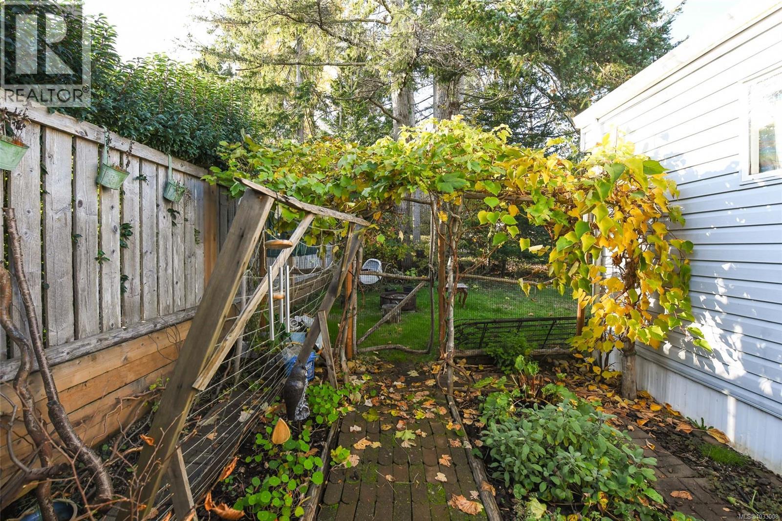 5557 Horne St Property Photo 10