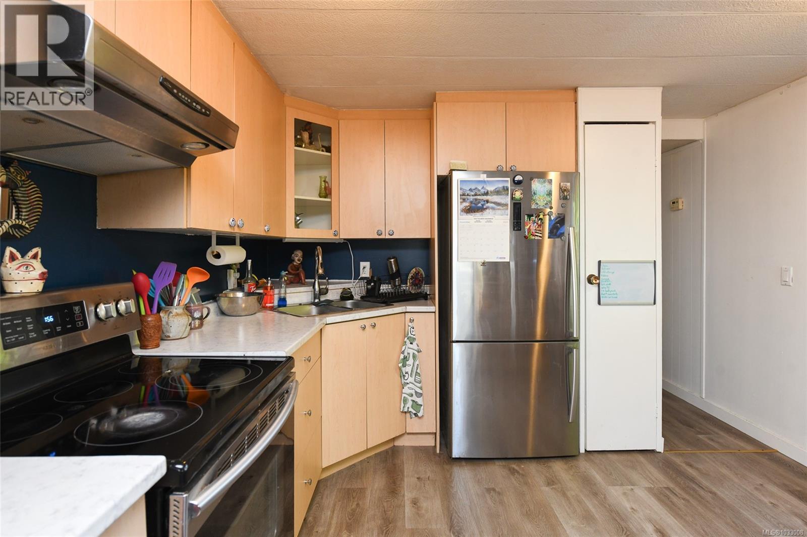 5557 Horne St Property Photo 16
