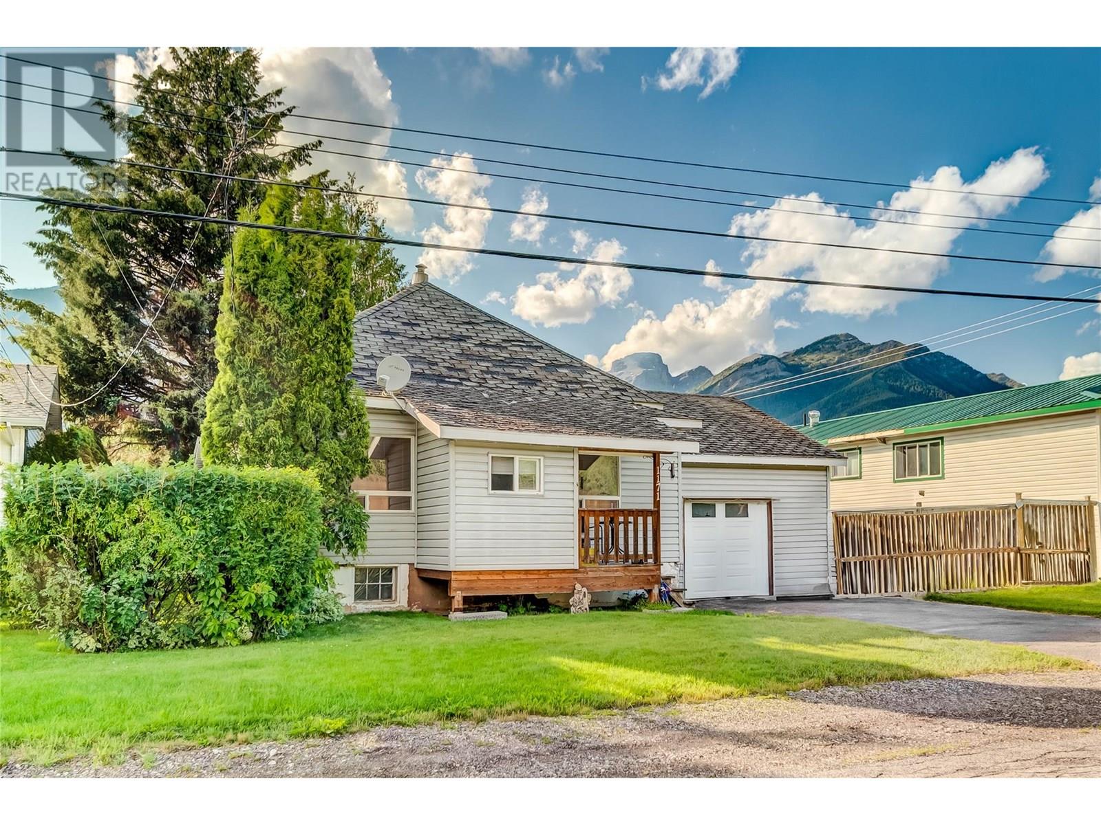 1171 1st Avenue Property Photo 1