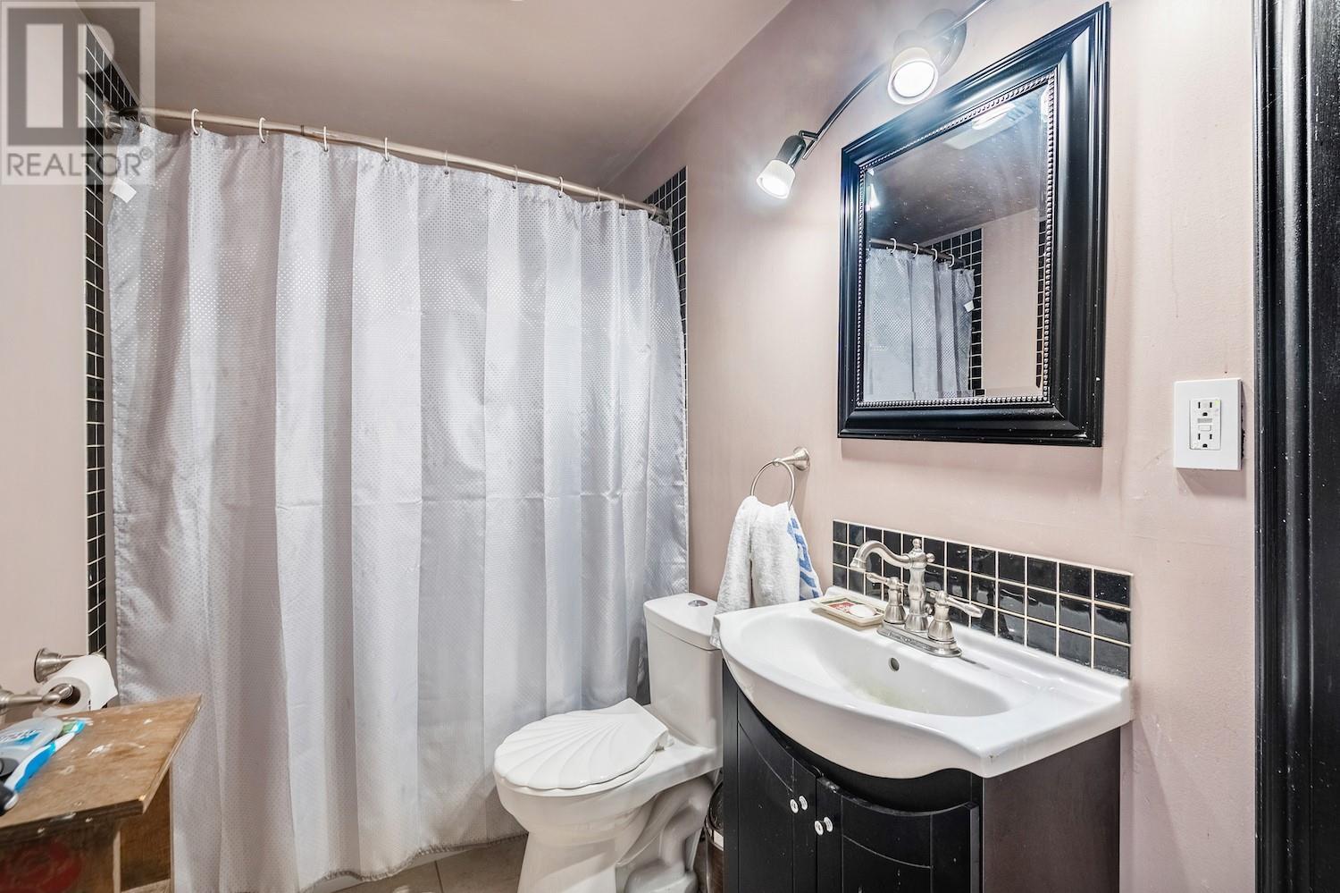 1171 1st Avenue Property Photo 7
