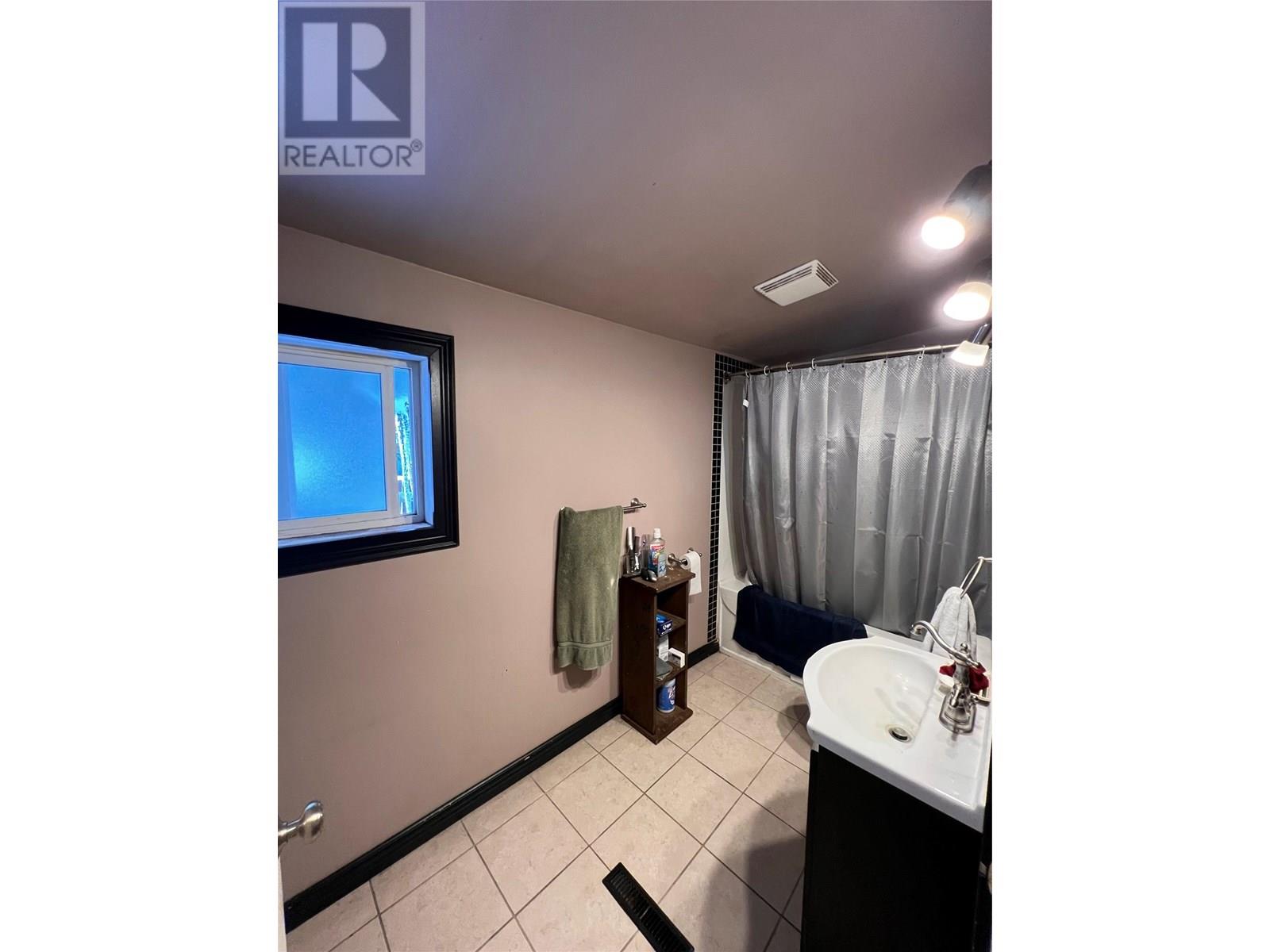 1171 1st Avenue Property Photo 8