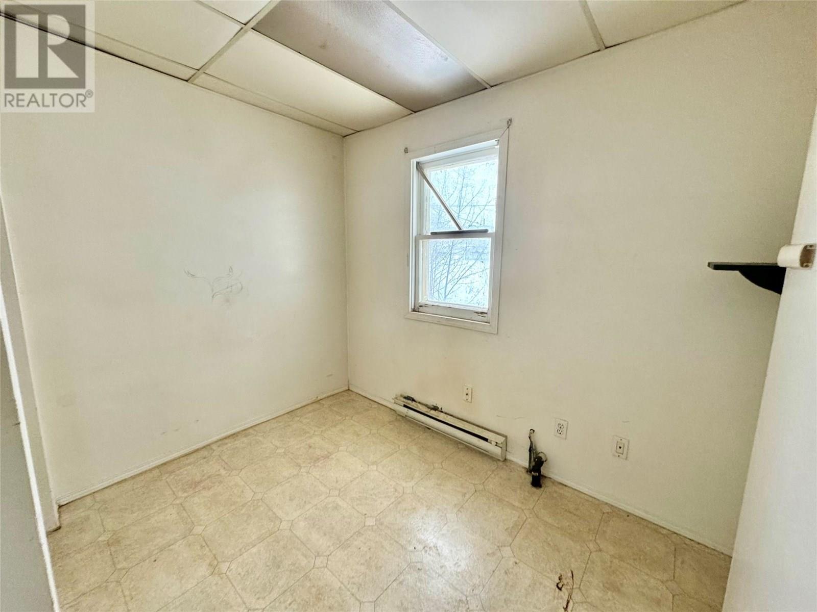9804 17 Street Property Photo 8