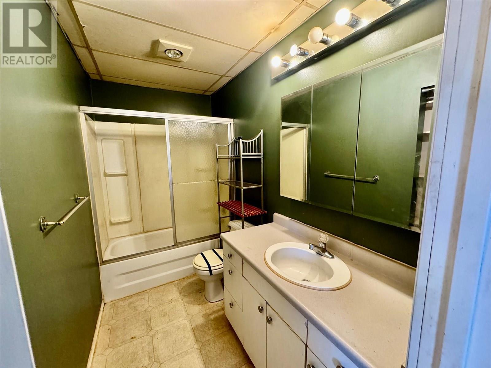 9804 17 Street Property Photo 9