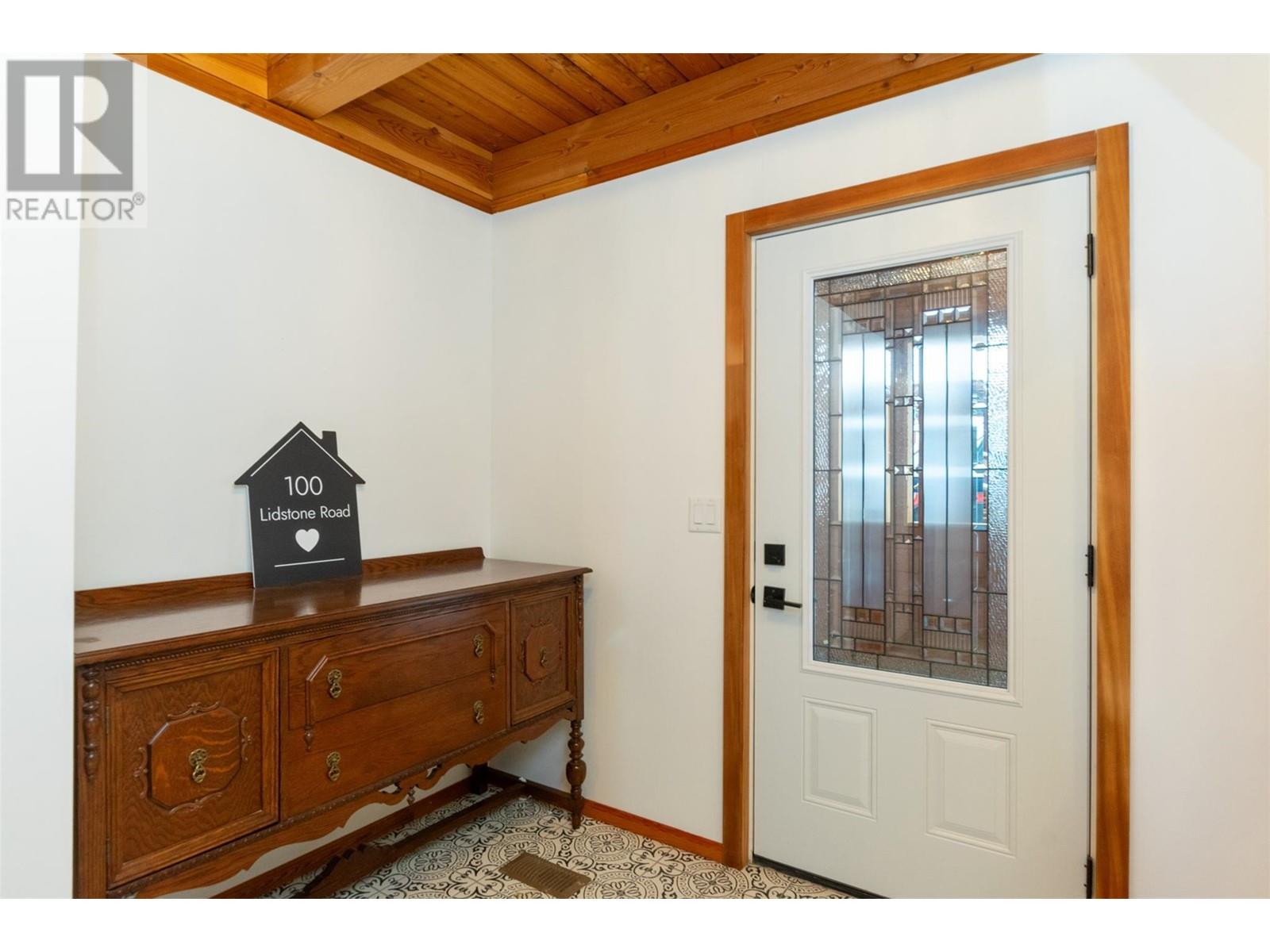100 Lidstone Road Property Photo 6