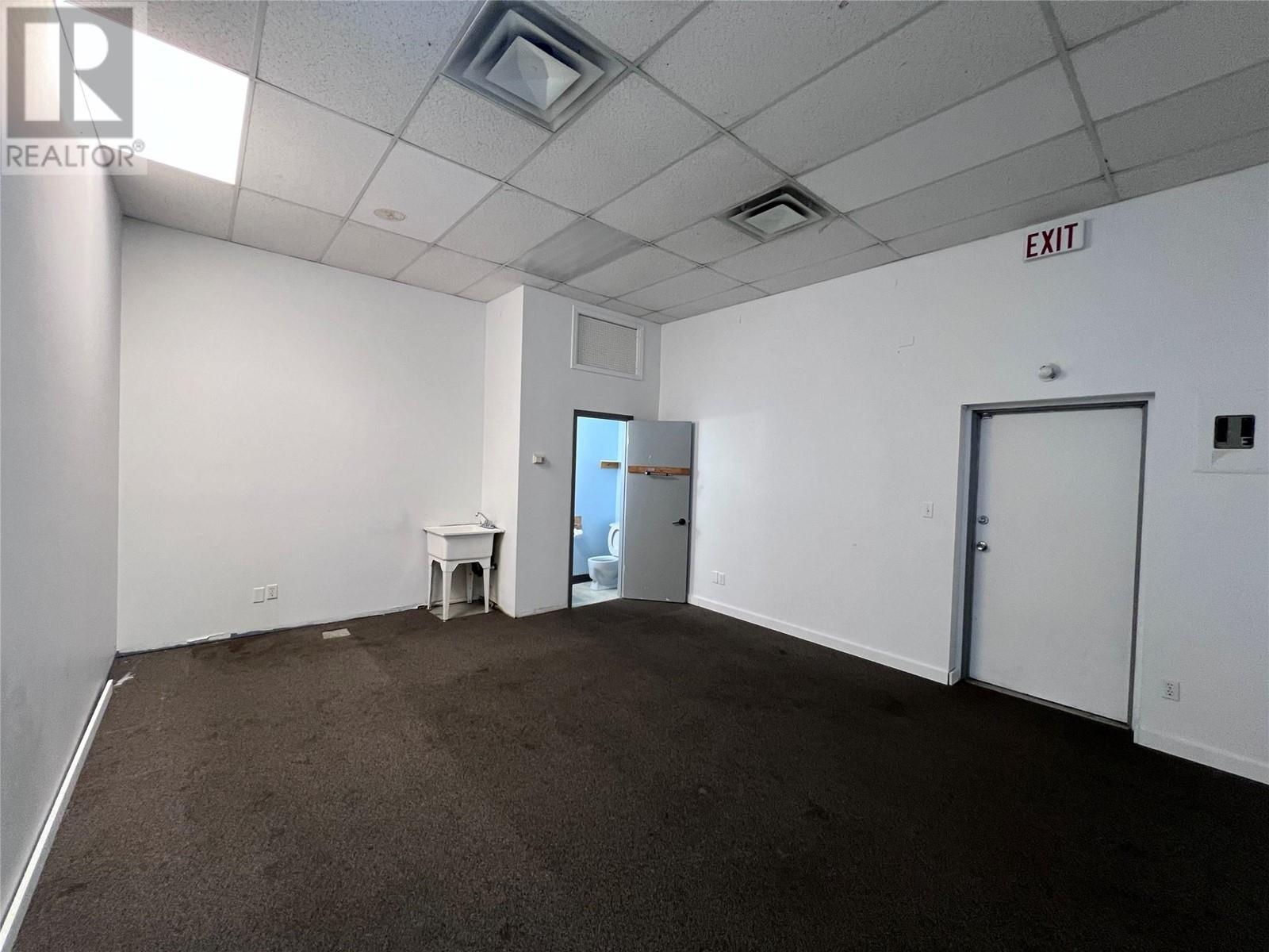 915 Ellis Street Property Photo 13