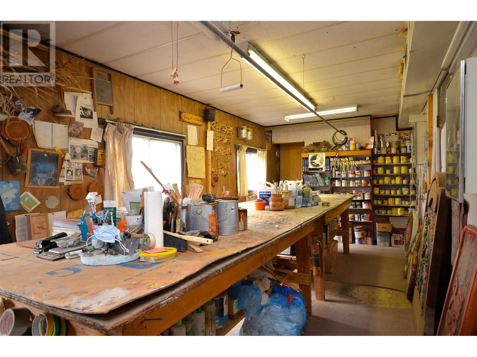8525 Silver Star Road Property Photo 11