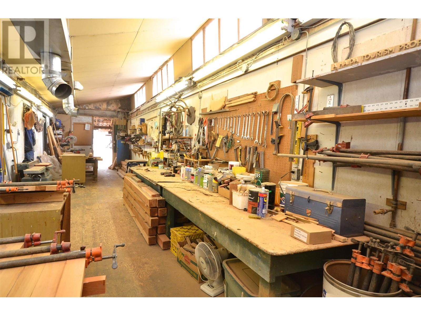 8525 Silver Star Road Property Photo 36