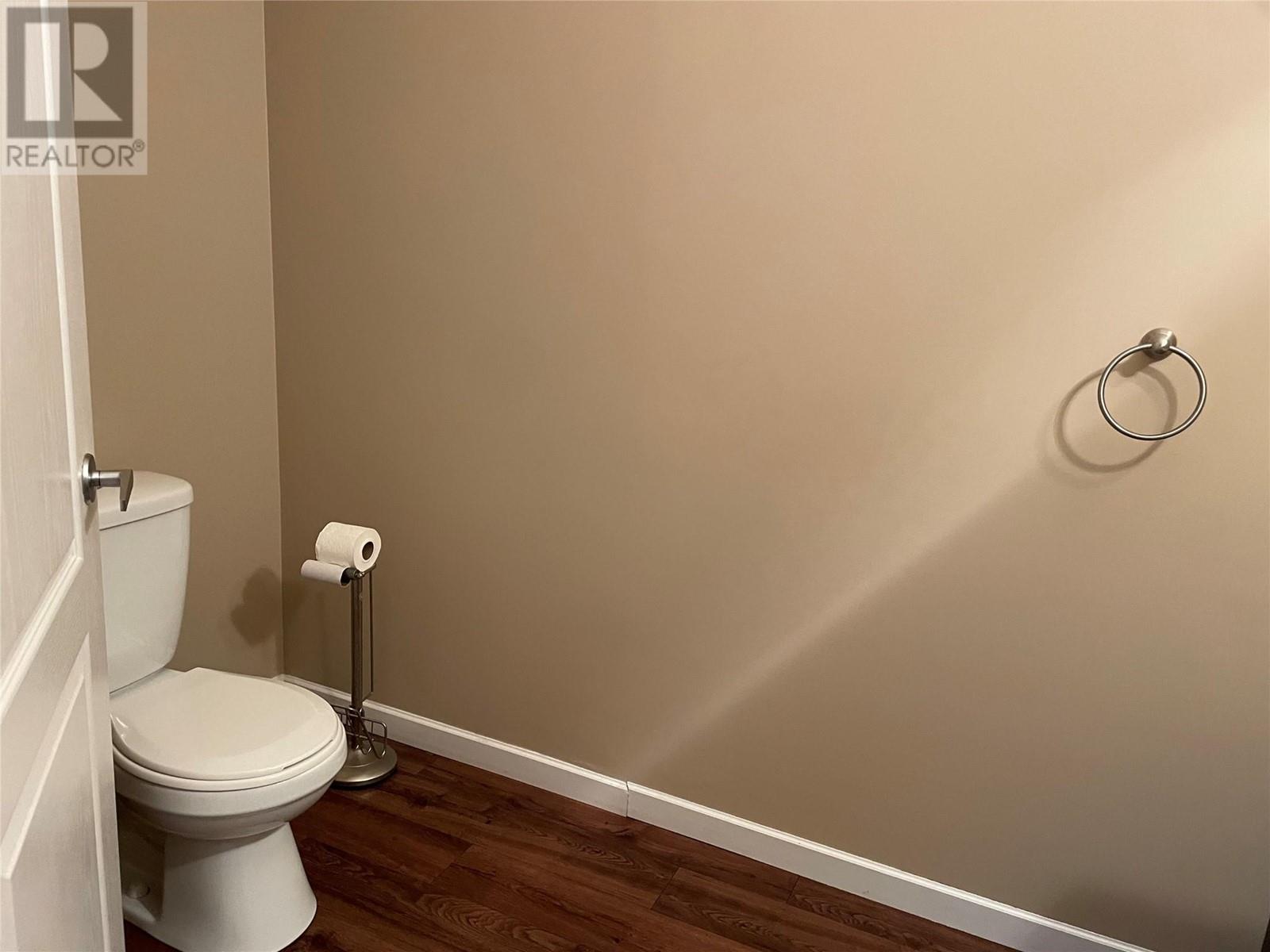 3202 32 Avenue Property Photo 9