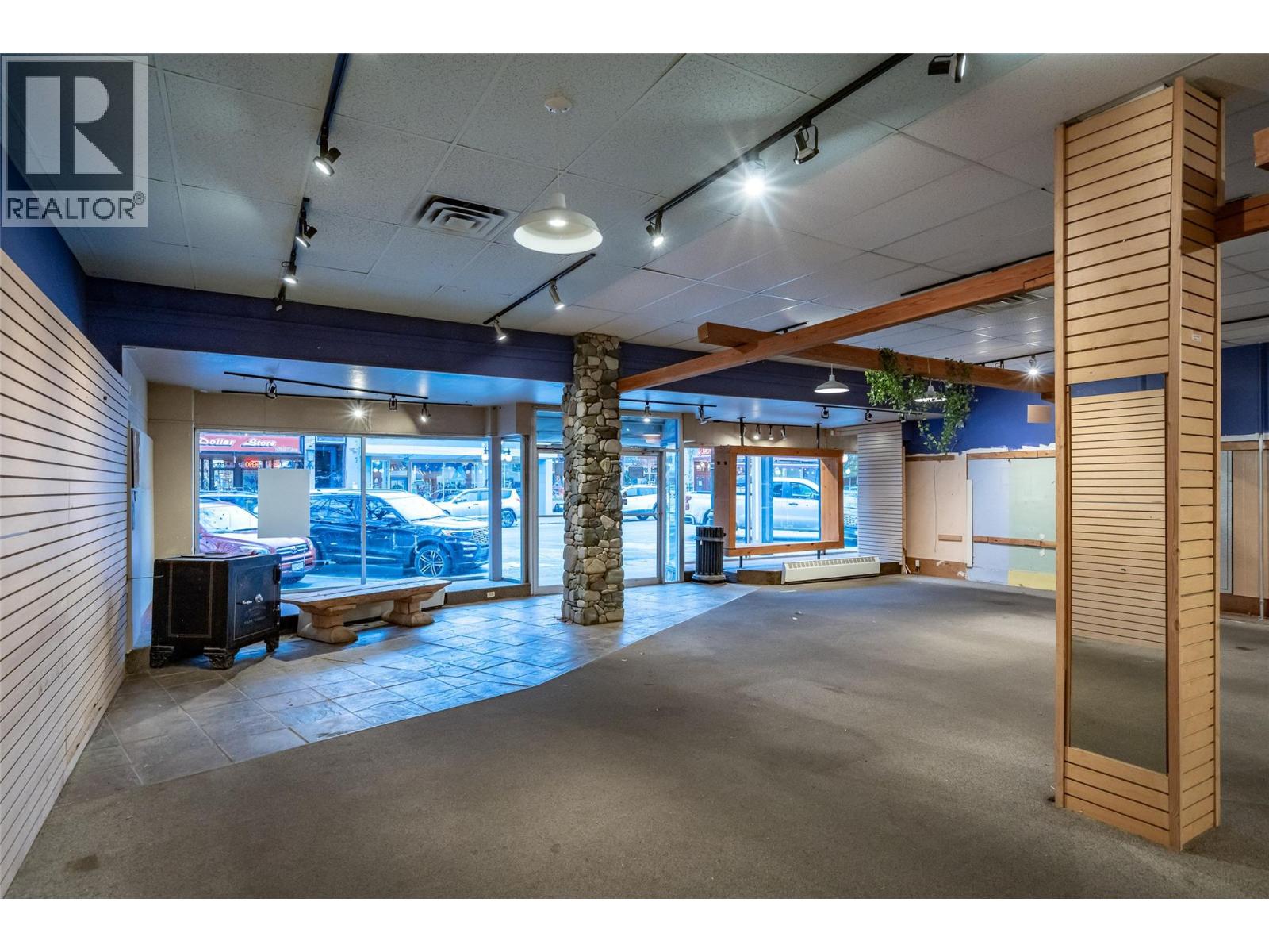 639 Baker Street Property Photo 11
