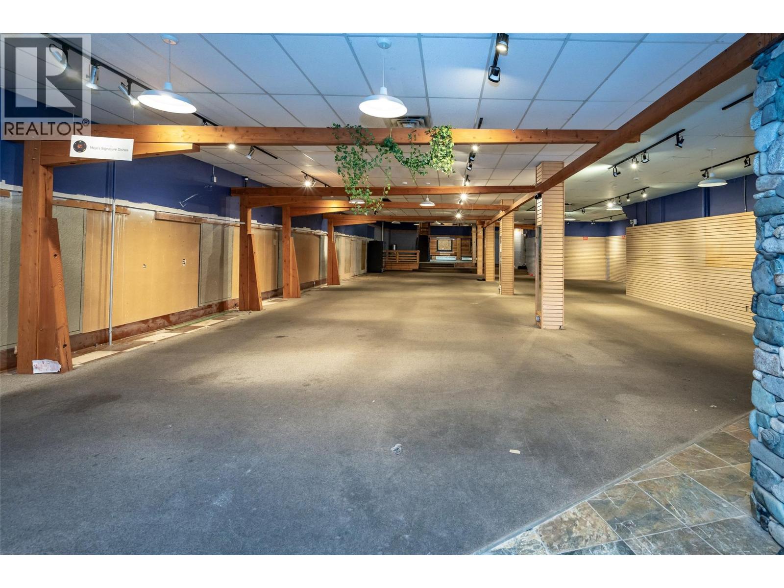 639 Baker Street Property Photo 15