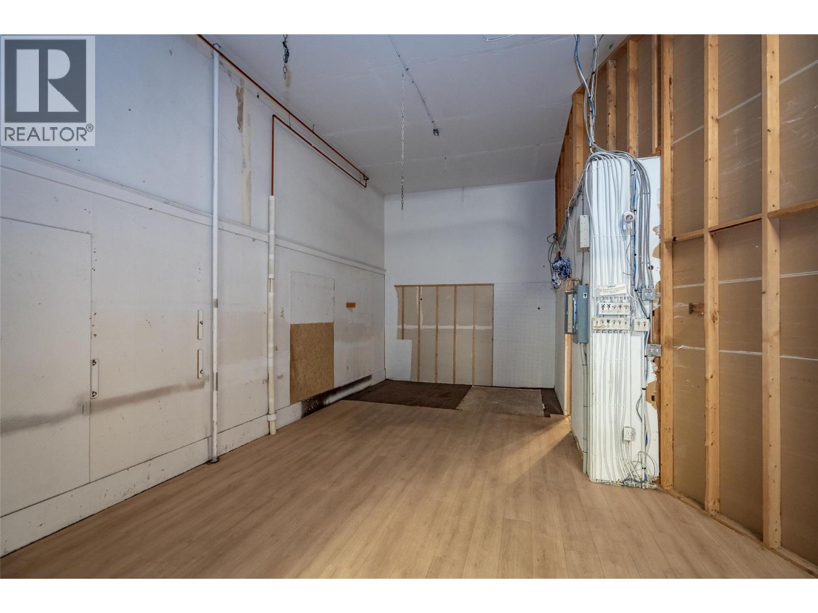 639 Baker Street Property Photo 35