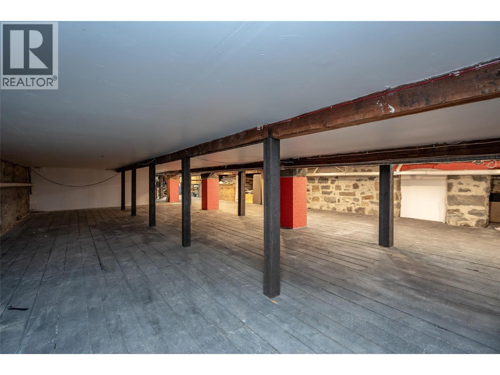 639 Baker Street Property Photo 41