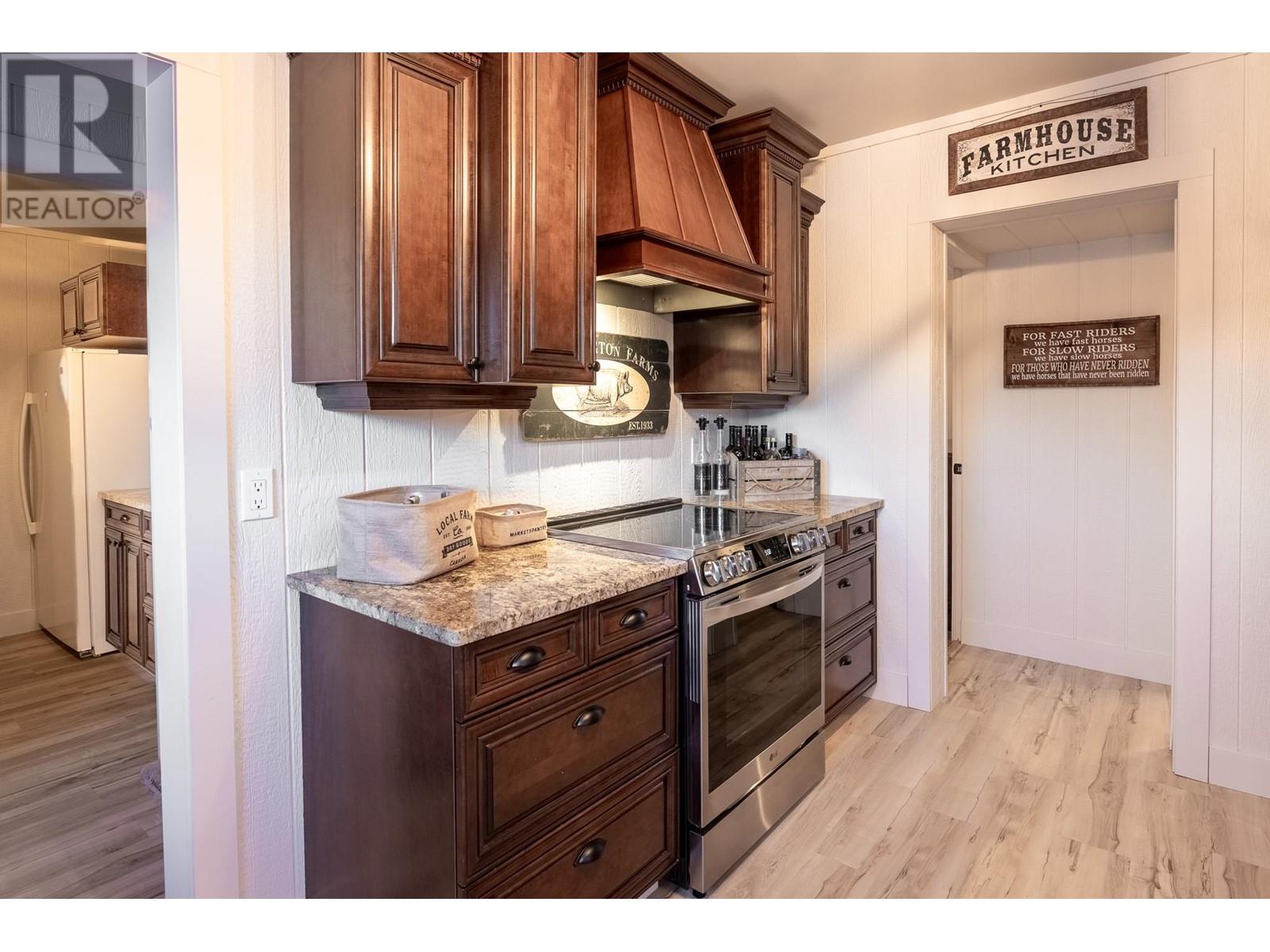4422 48th Street Property Photo 8