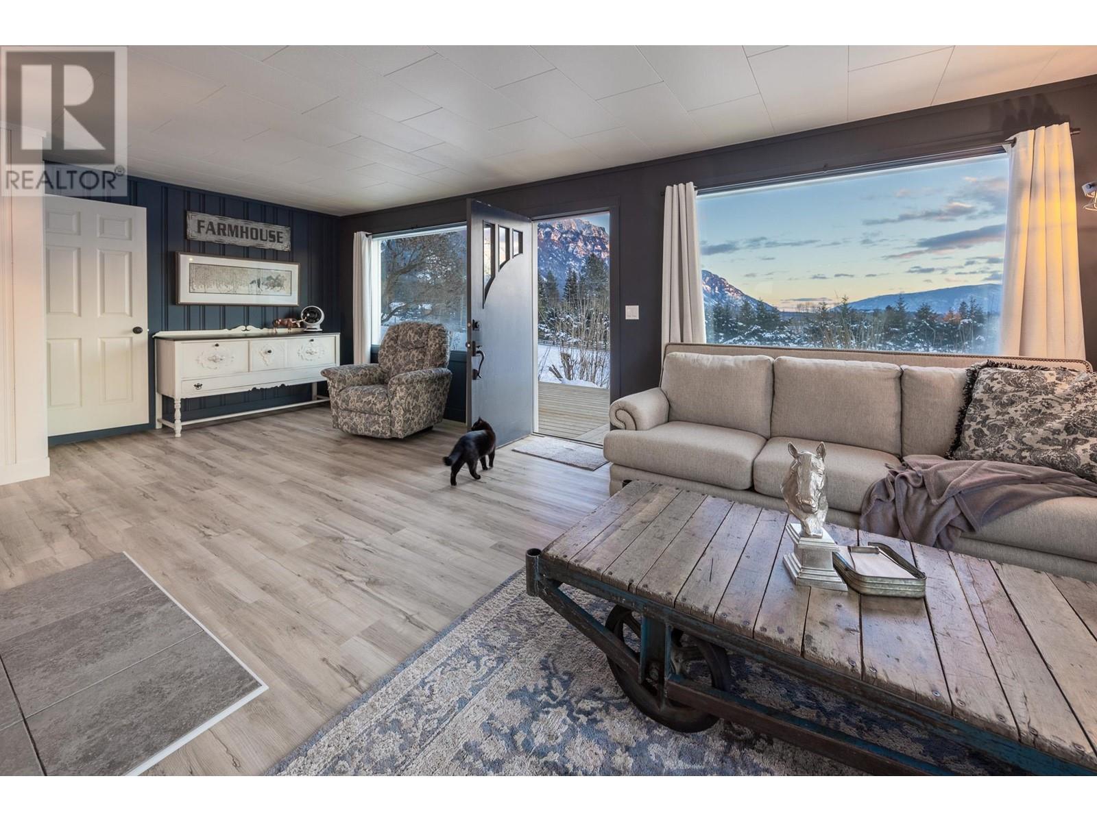 4422 48th Street Property Photo 17