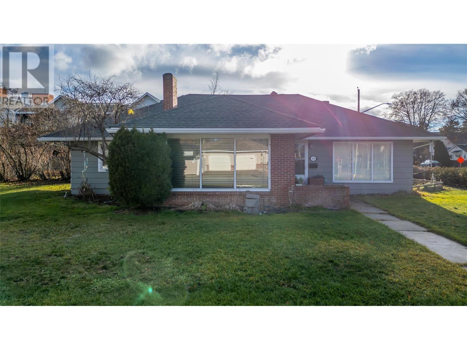 409 Glenwood Avenue Property Photo 9