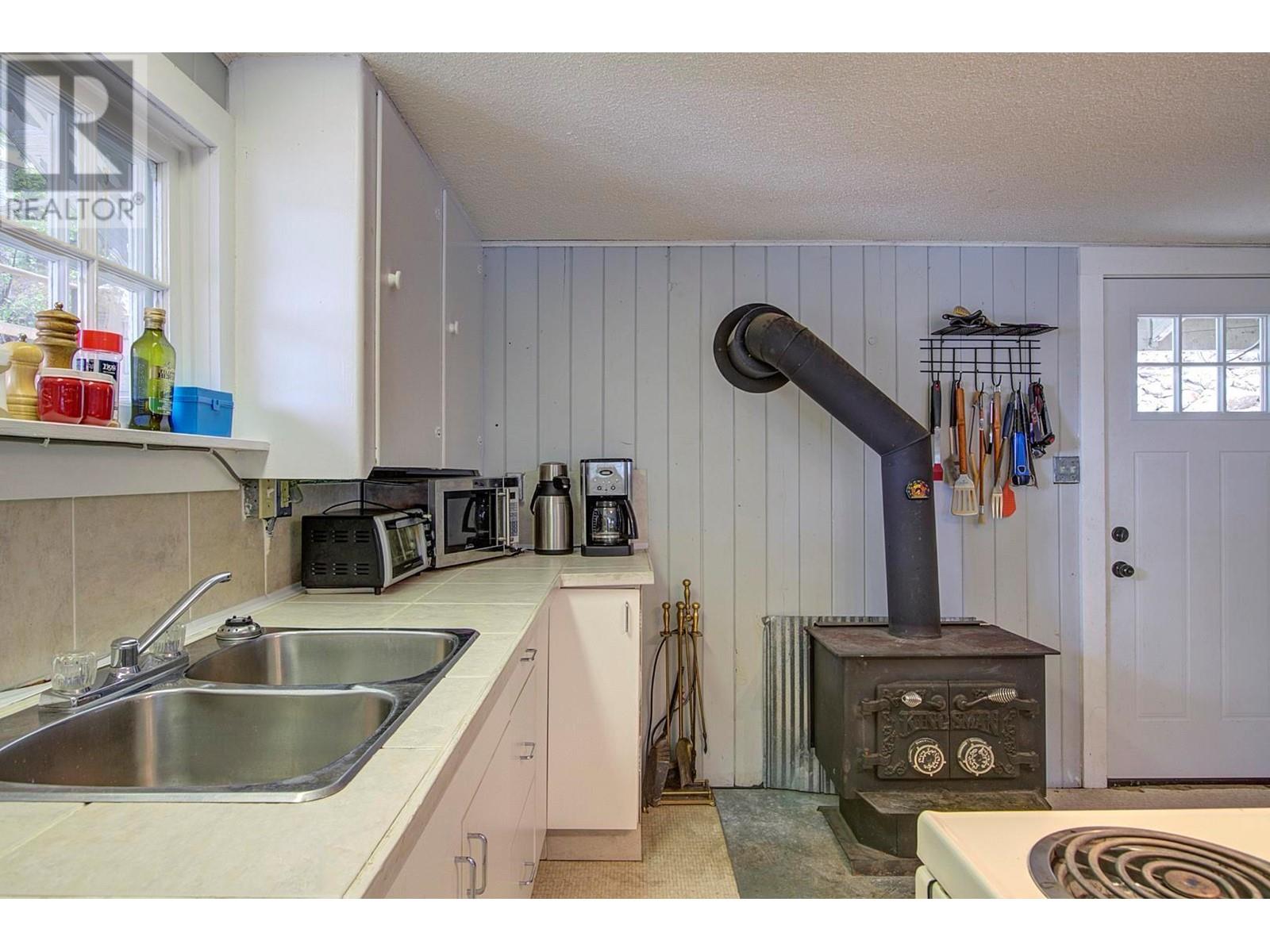 3602 Mabel Lake Road Unit# 5 Property Photo 13
