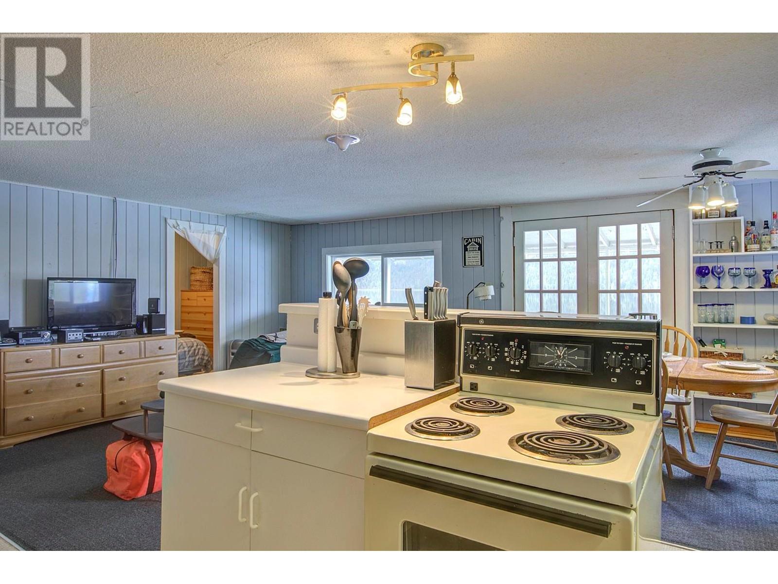3602 Mabel Lake Road Unit# 5 Property Photo 14