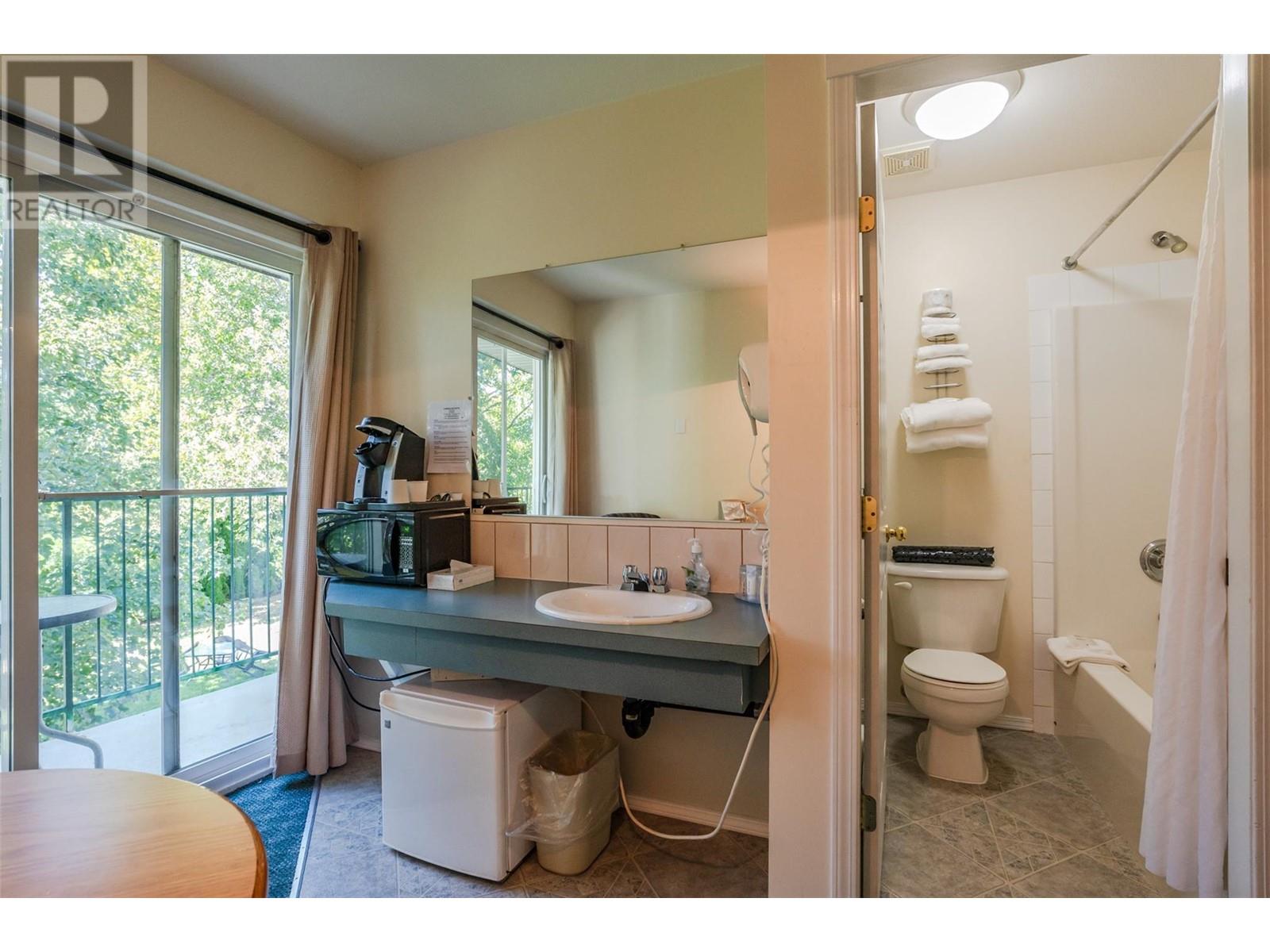 6203 Willow Avenue Property Photo 17