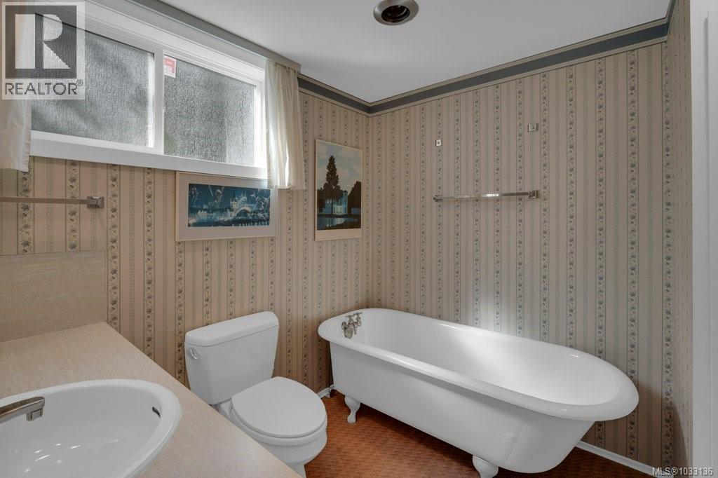 309 King George Terr Property Photo 32