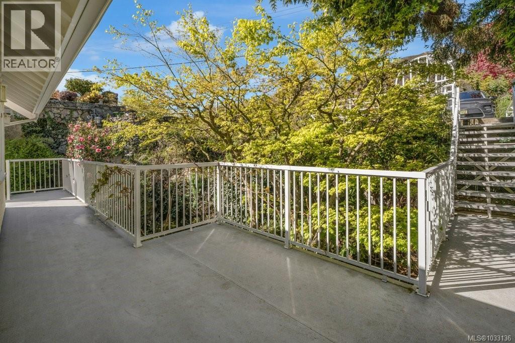 309 King George Terr Property Photo 35
