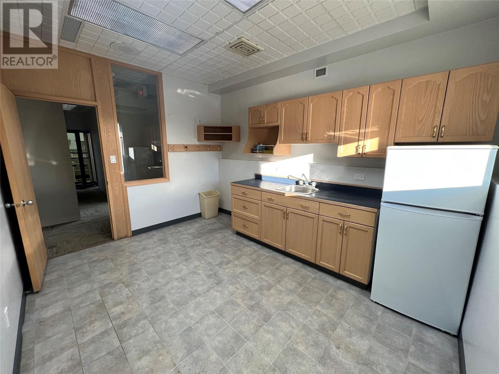 1020 104 Avenue Property Photo 23
