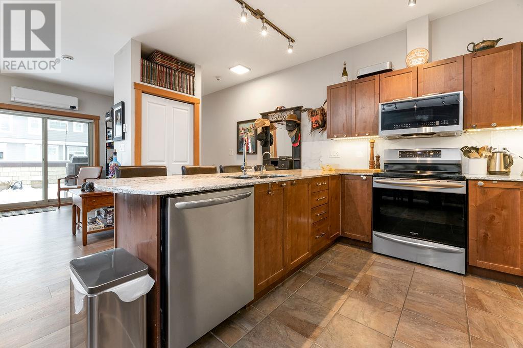 901 7th Avenue Unit# 303 Property Photo 3