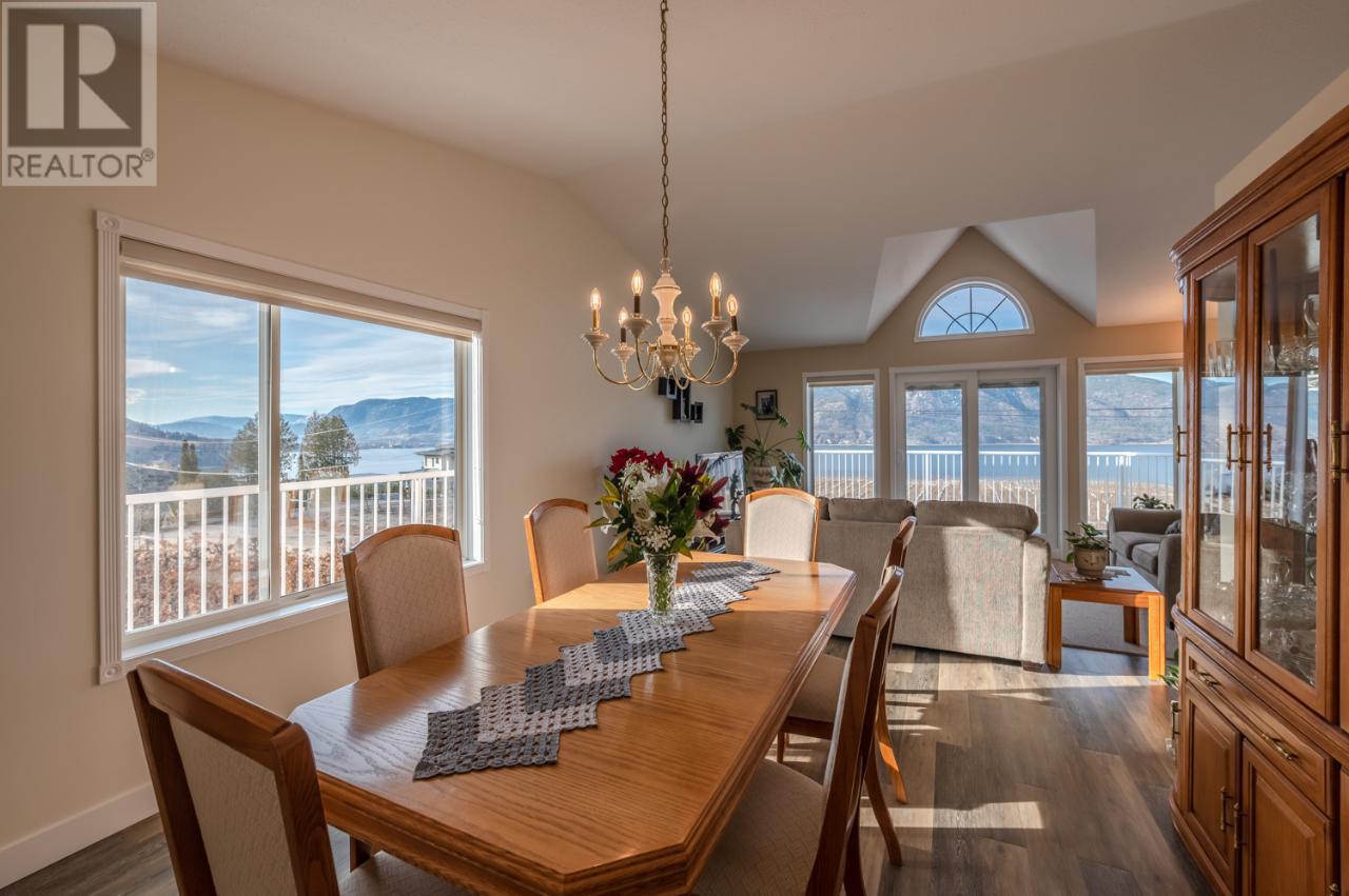1021 Fleet Road Property Photo 7