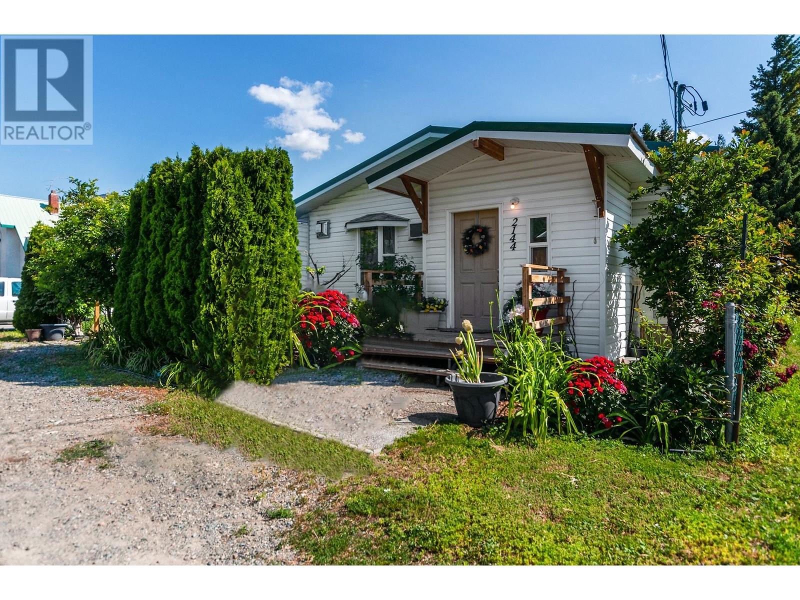 2144 Main Street Property Photo