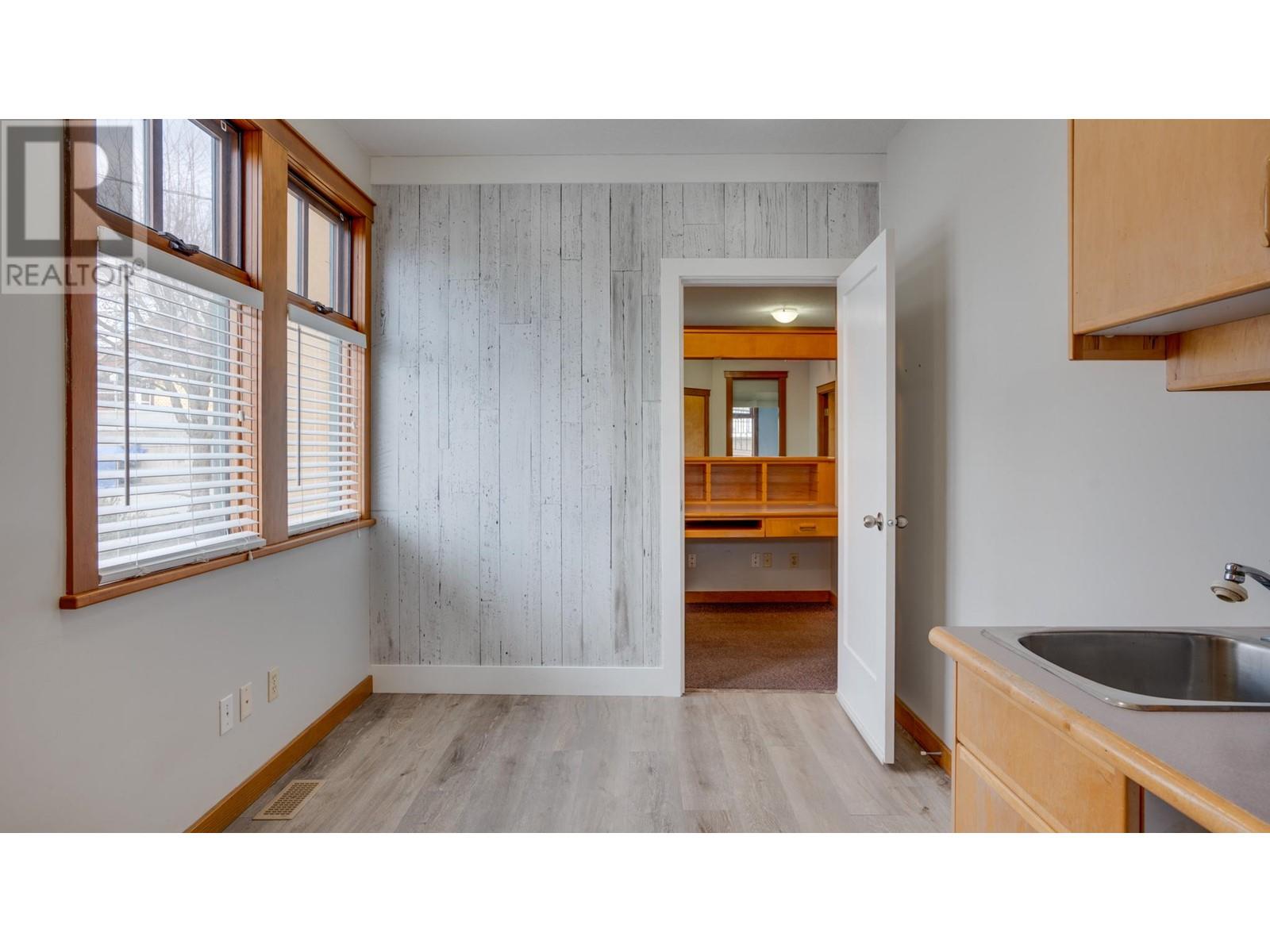 3105 27th Street Property Photo 3