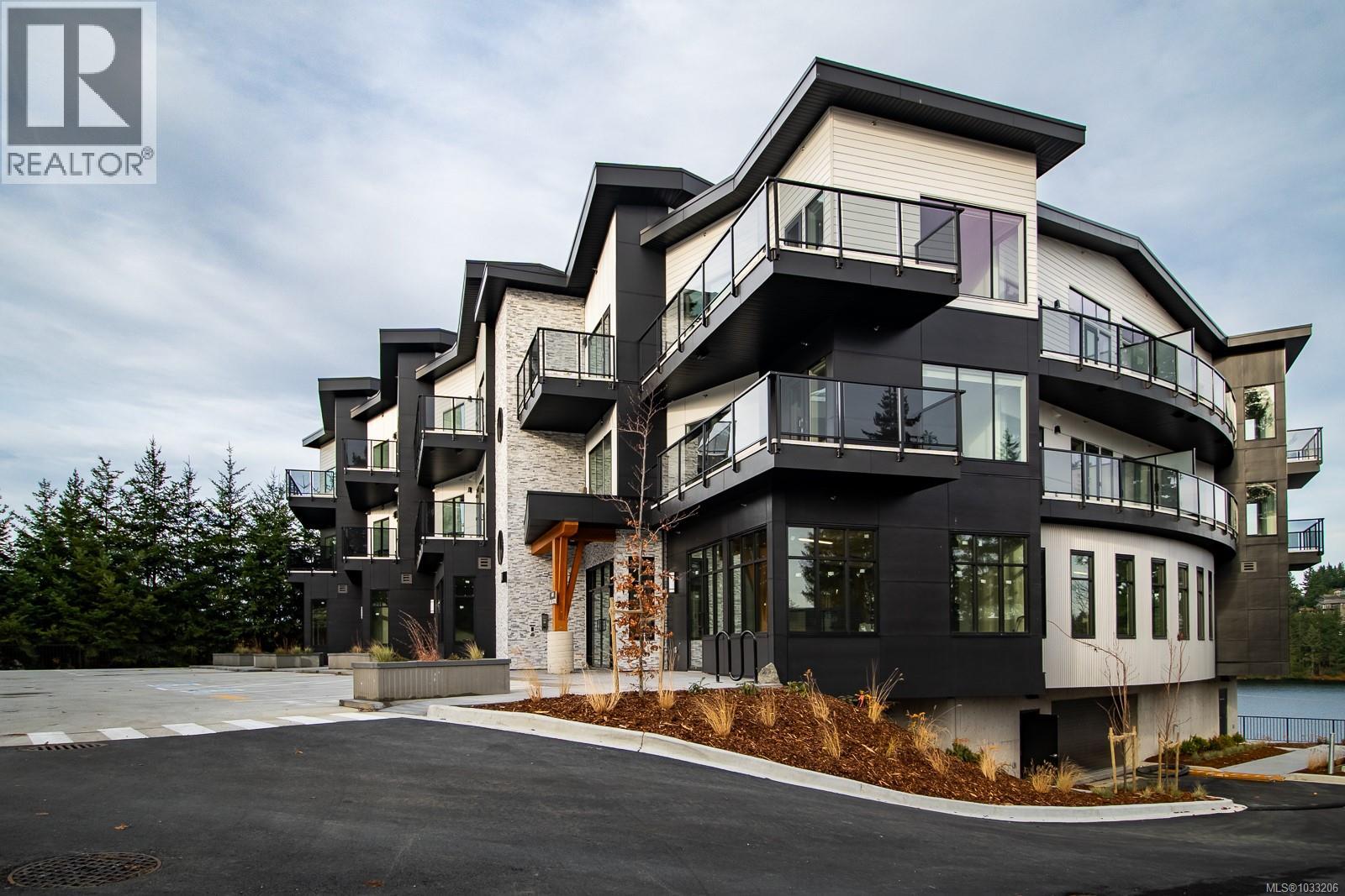 301 4474 Wellington Rd Property Photo 1