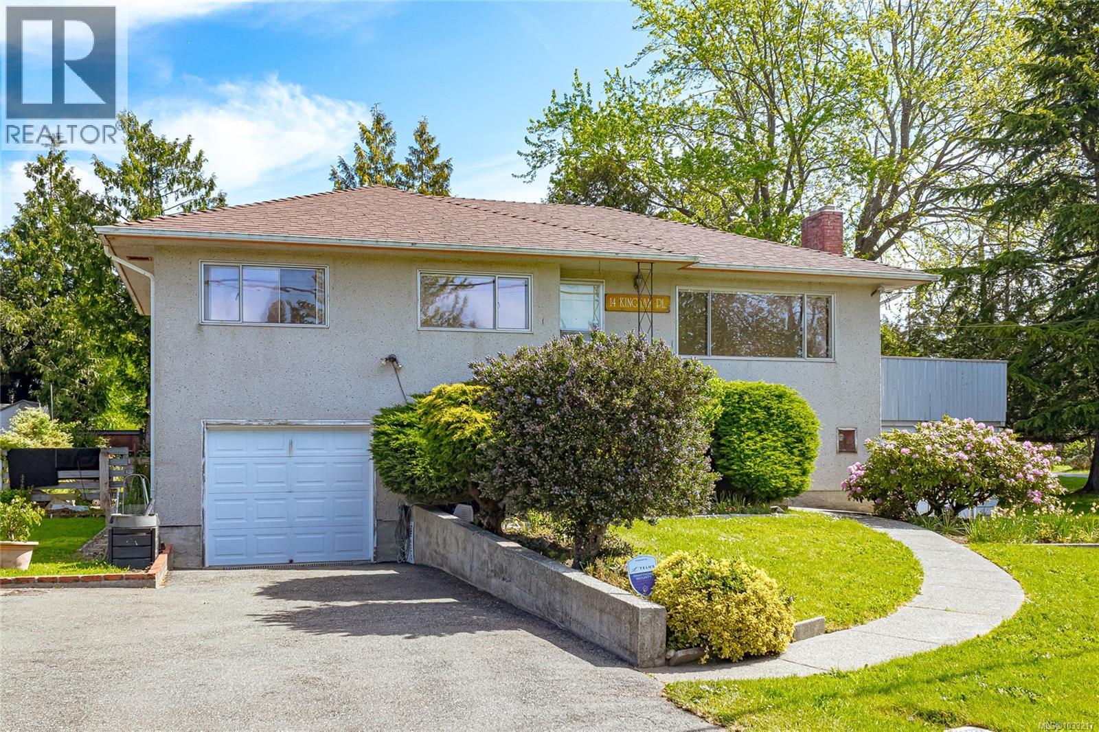 14 Kingham Pl Property Photo 2