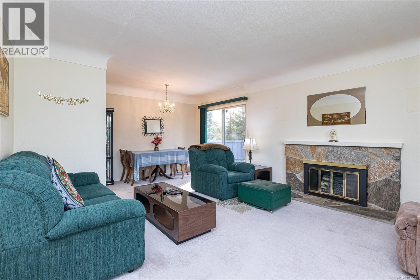 14 Kingham Pl Property Photo 4