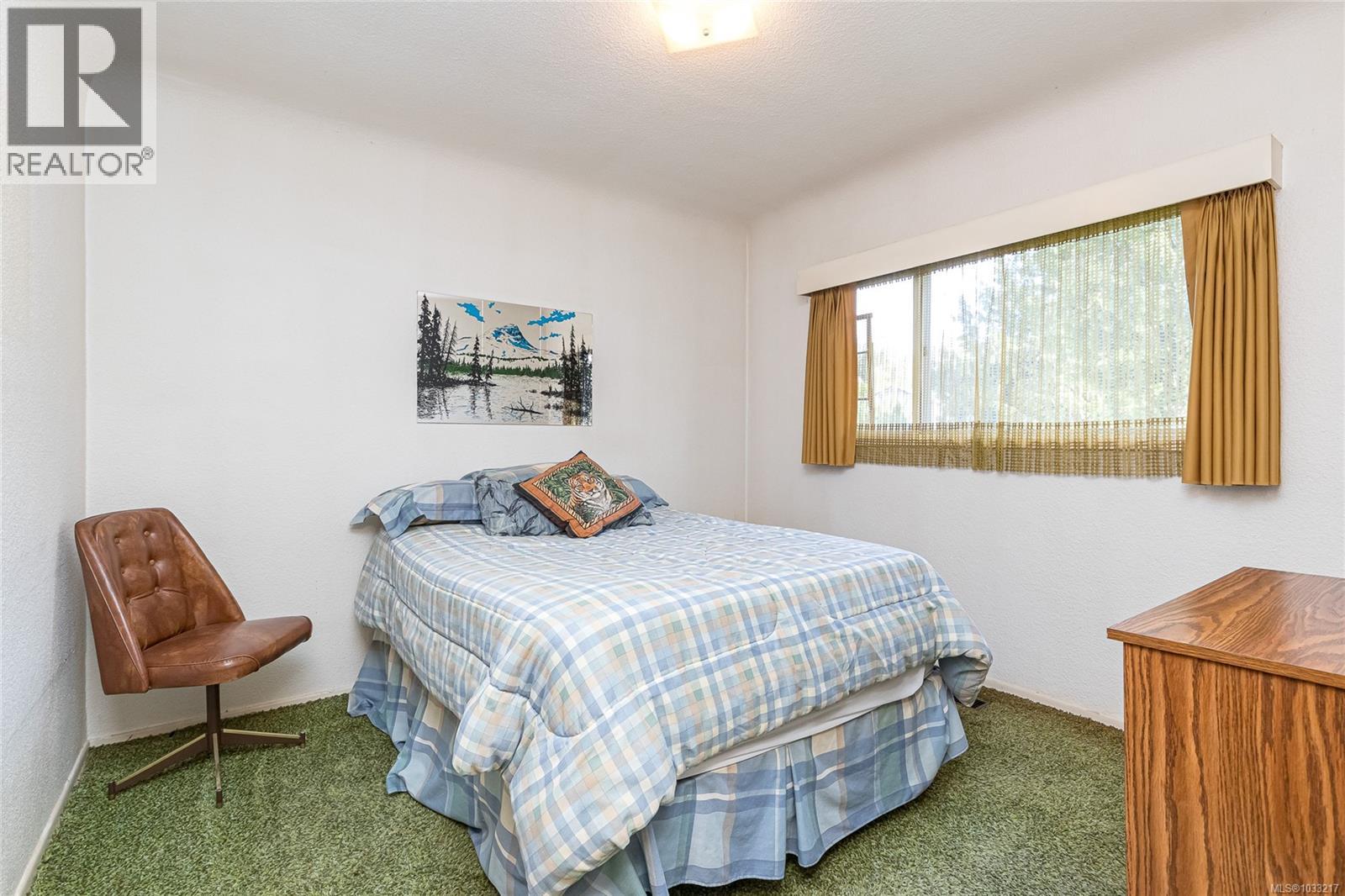 14 Kingham Pl Property Photo 12