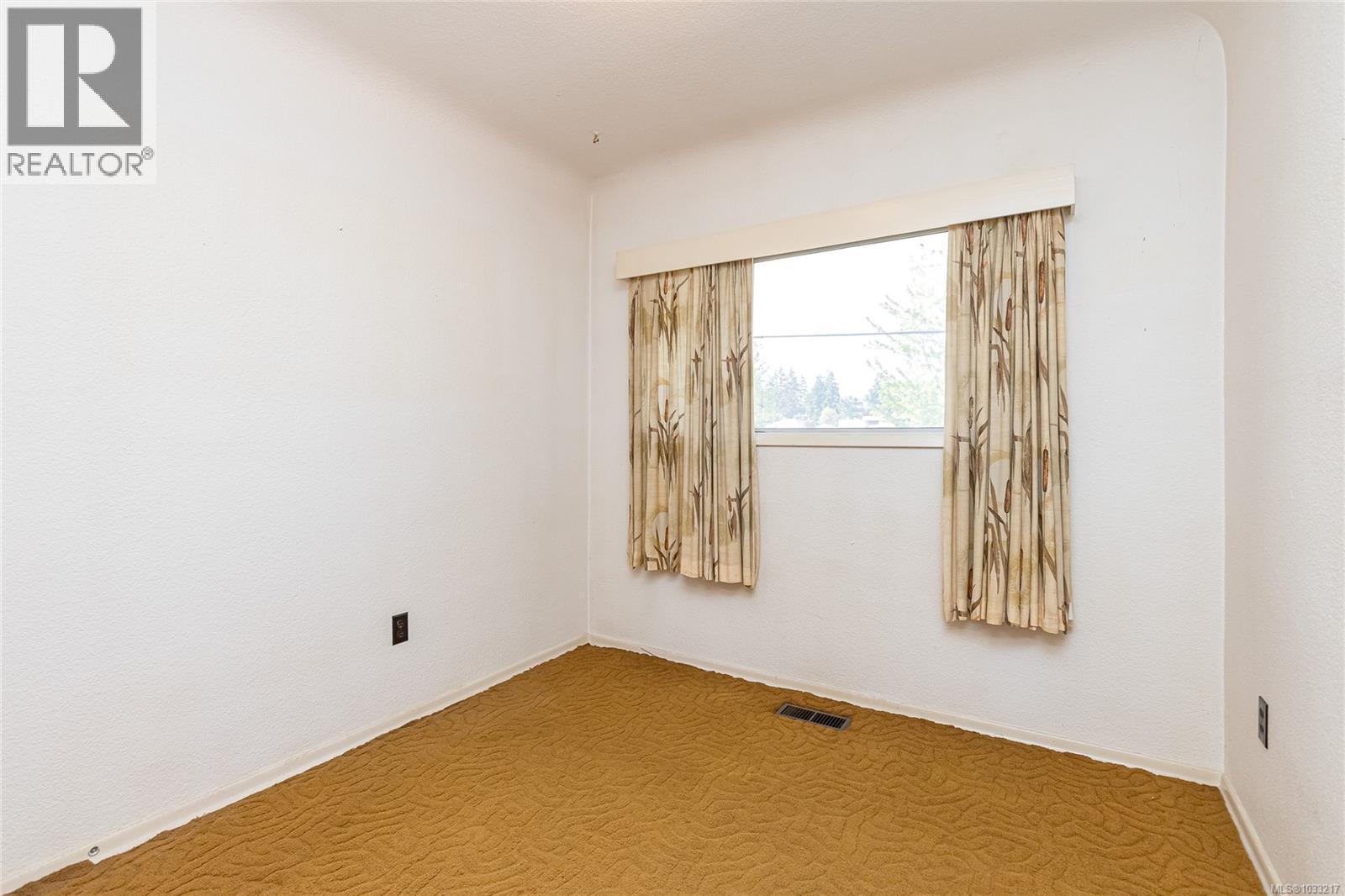 14 Kingham Pl Property Photo 14