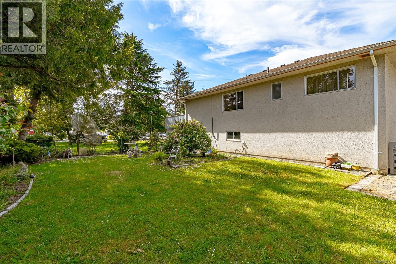 14 Kingham Pl Property Photo 22