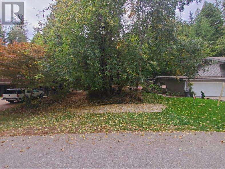 800 Lynnwood Crescent Property Photo 9