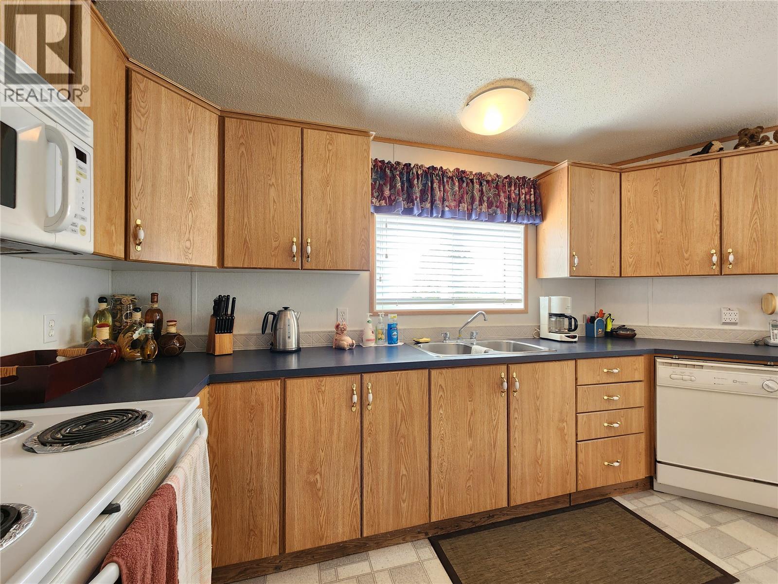 2035 Boucherie Road Unit# 117 Property Photo 6