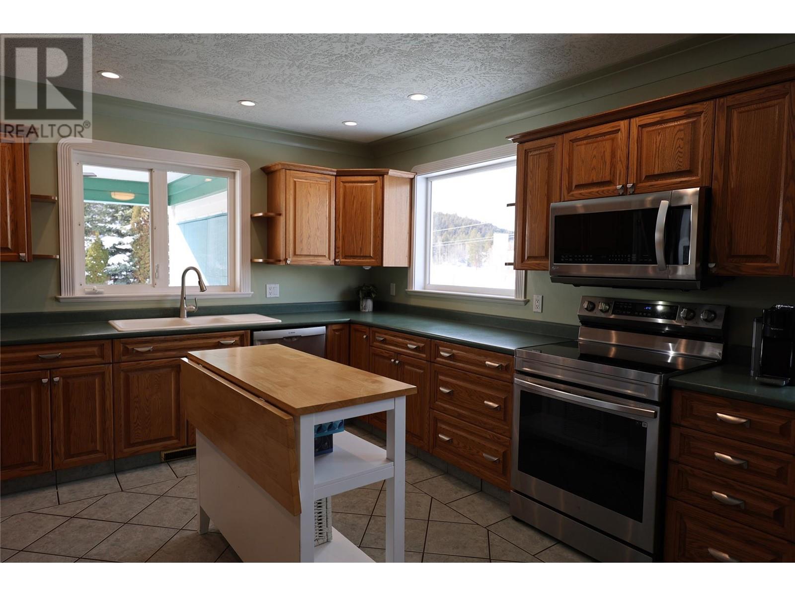 4580 Iron Mountain Road Property Photo 7