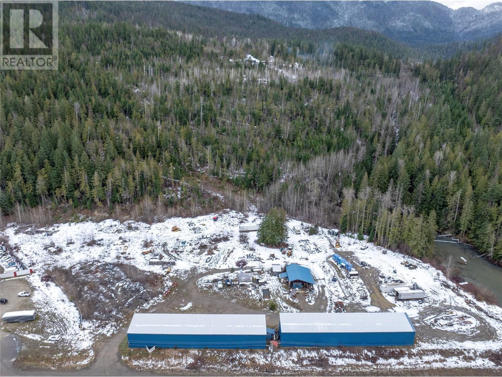 1940 Trans Canada Highway Property Photo 18