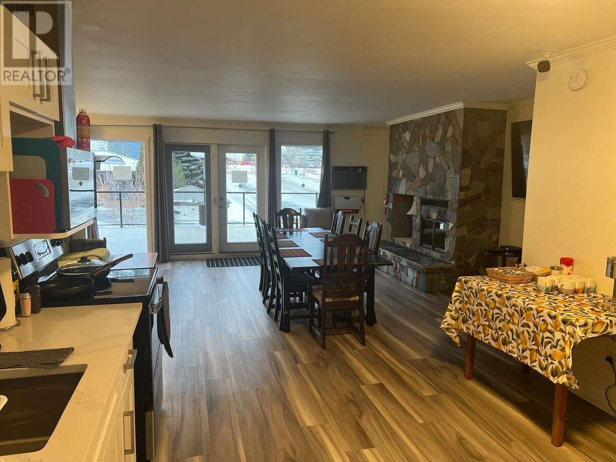 4881 St Mary's Street Property Photo 6