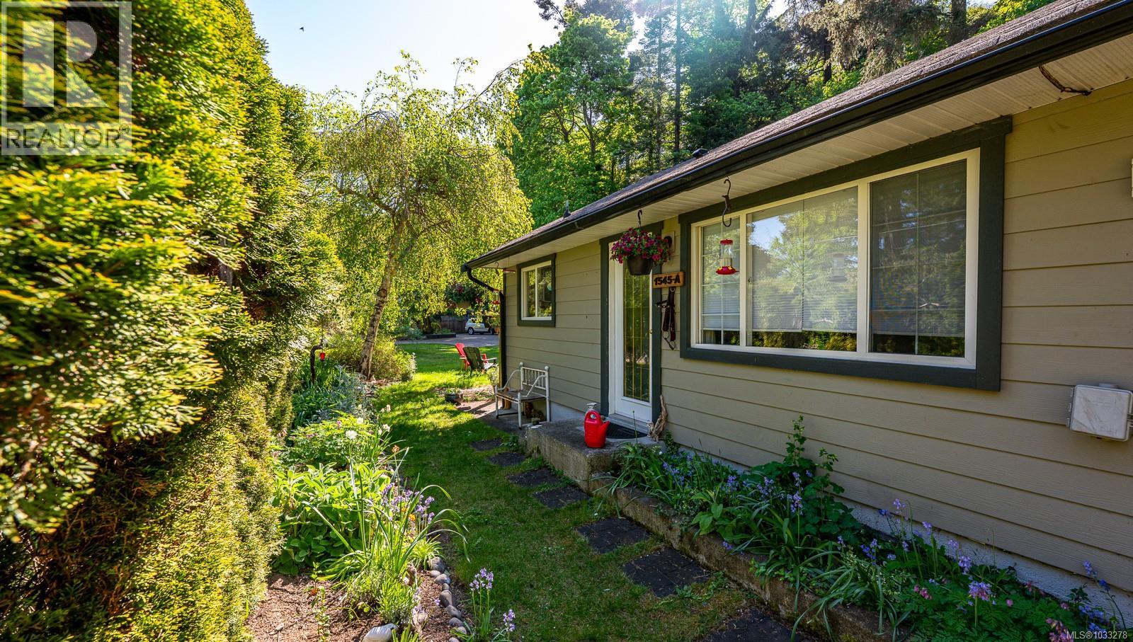 1545 Kye Bay Rd Property Photo 4