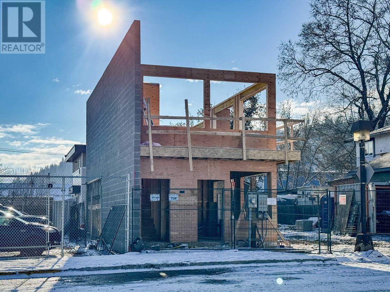 704 Cliff Avenue Property Photo 4