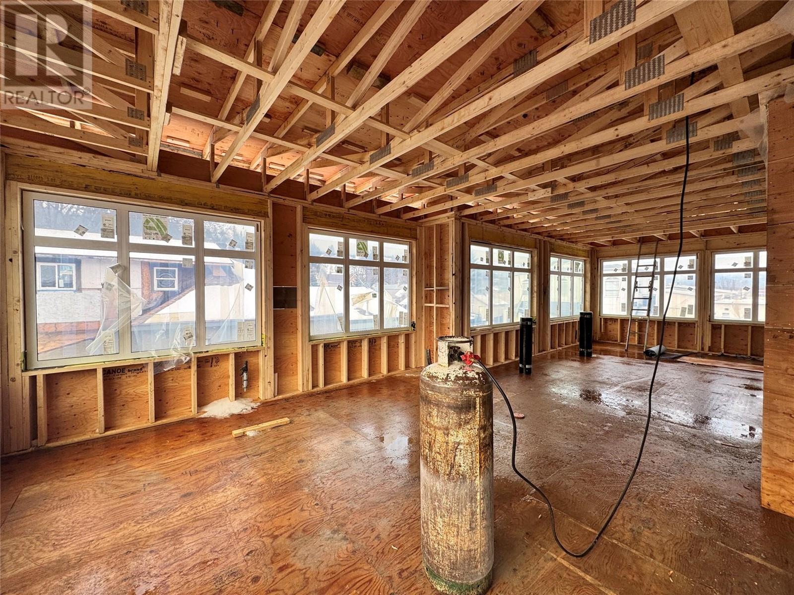 704 Cliff Avenue Property Photo 13