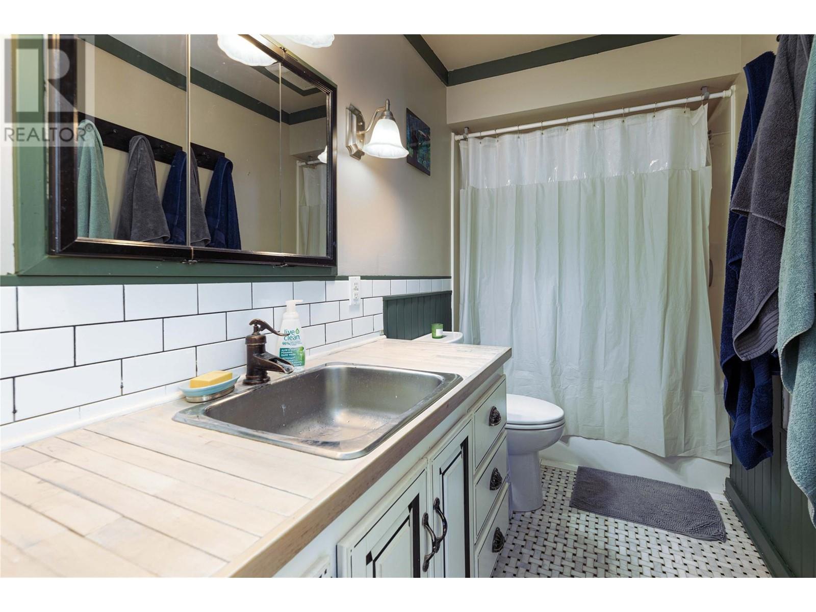 266 Mallory Road Property Photo 27