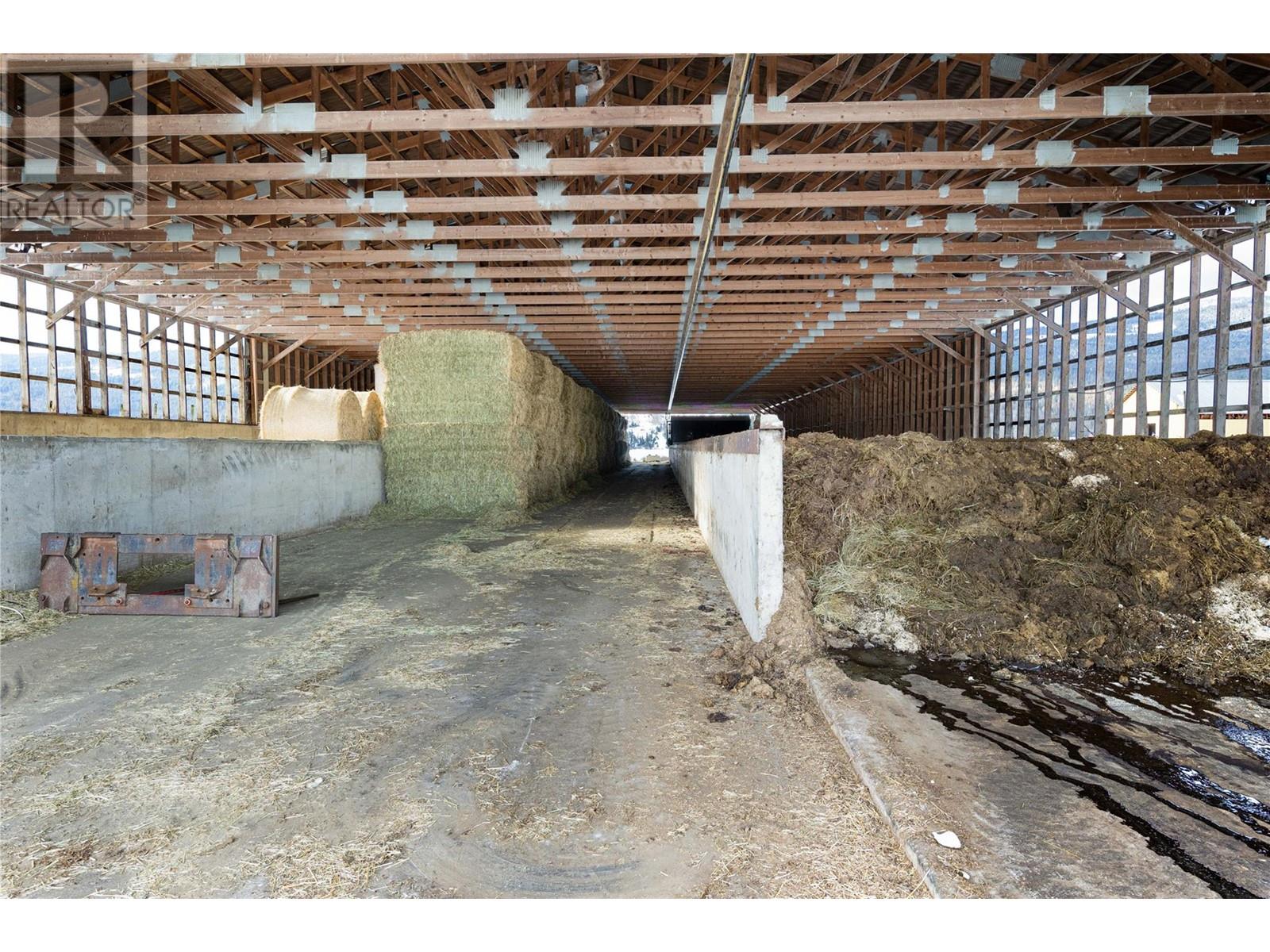 816 Malcolm And 266 Mallory Road Property Photo 17