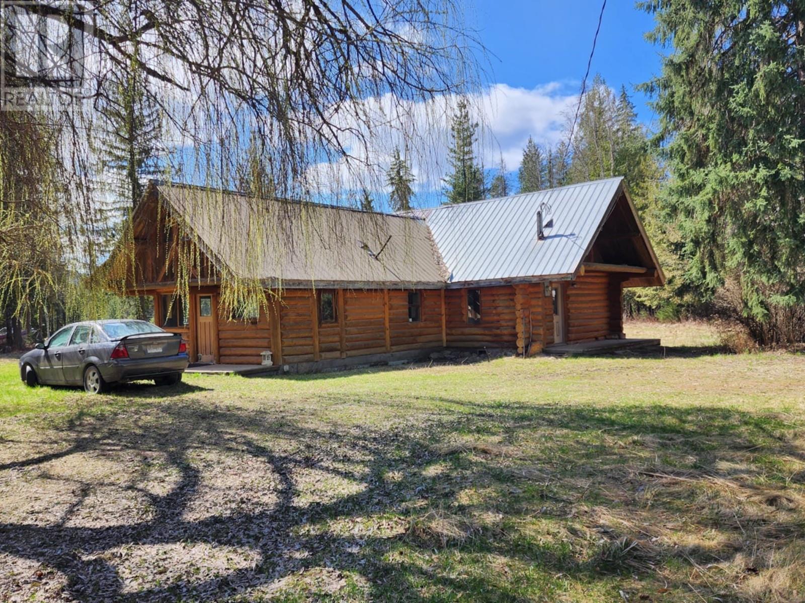 692 North Fork Road Property Photo
