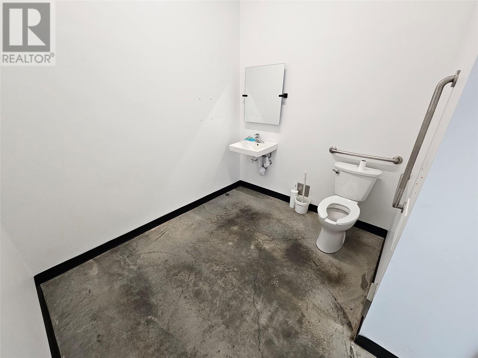 2030 Matrix Crescent Unit# 1 Property Photo 8