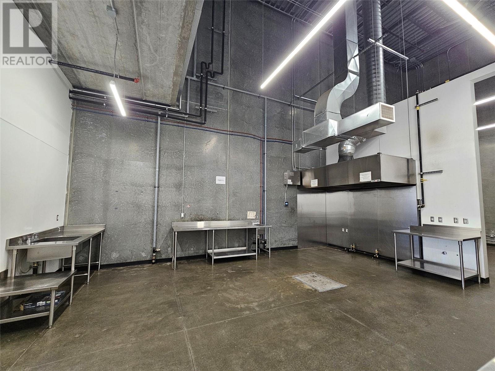 2030 Matrix Crescent Unit# 1 Property Photo 16