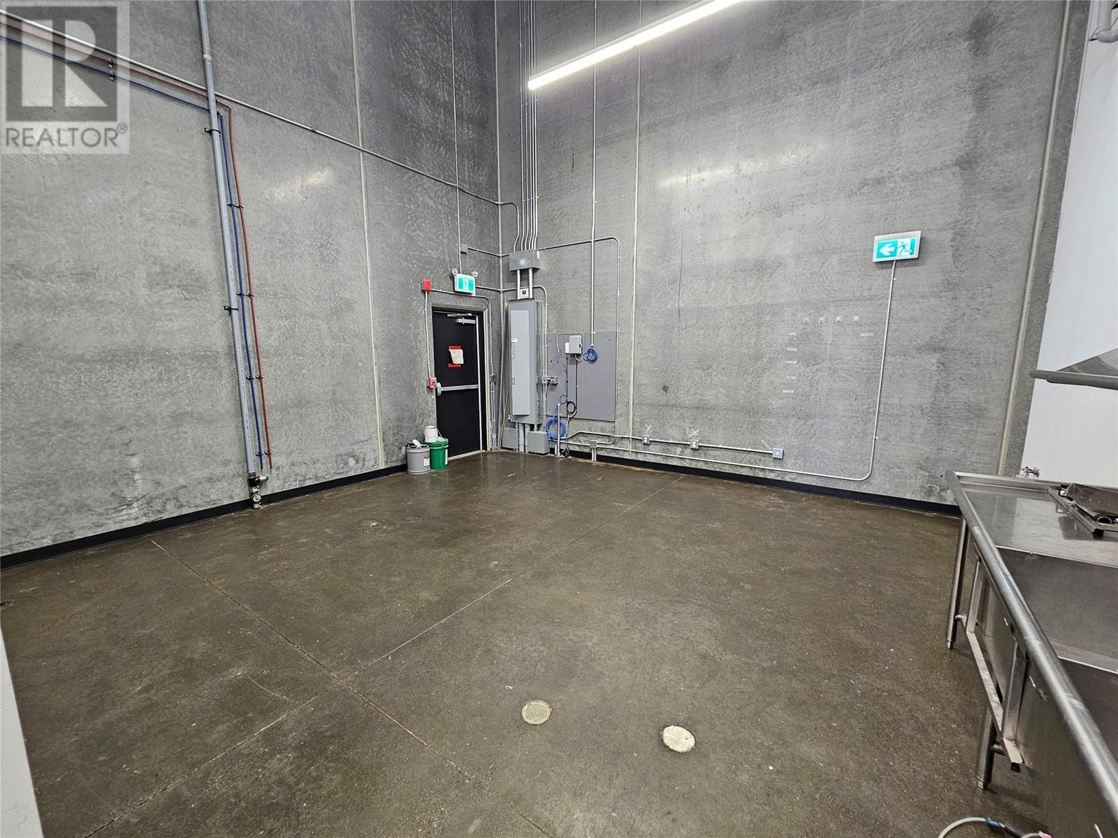 2030 Matrix Crescent Unit# 1 Property Photo 20