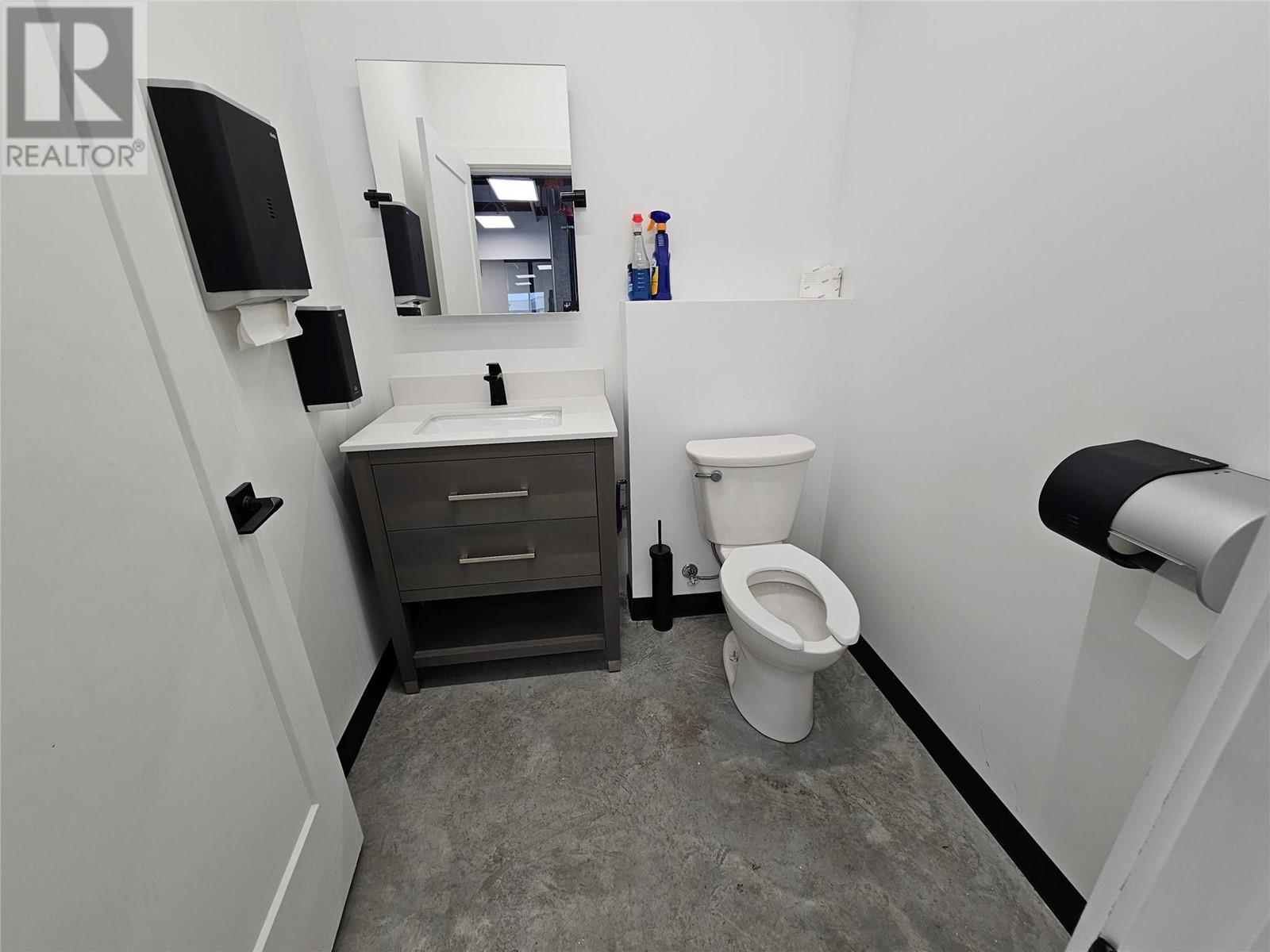 2030 Matrix Crescent Unit# 1 Property Photo 38